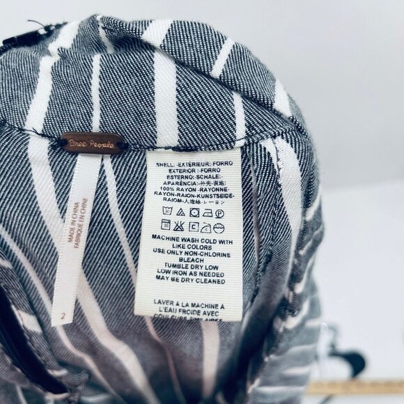 Free People Pants Size 2 Women’s Grey White Striped Split Hem Rosemary - Picture 13 of 14